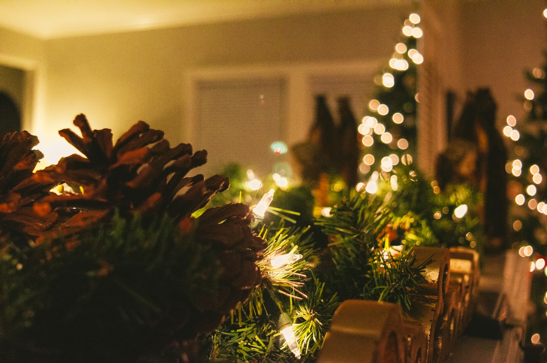 Kunstkerstboomverhuur - Maak kennis met de stressvrije, duurzame kerstviering in de online kerstboomwereld.
