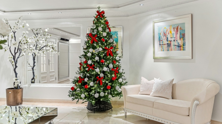 In Leeuwarden kunt u een prachtige kunstkerstboom huren die perfect is voor bedrijven en evenementen.